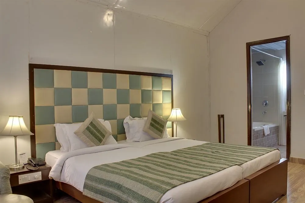 Best Western Resort Country Club Gurgaon 4*,