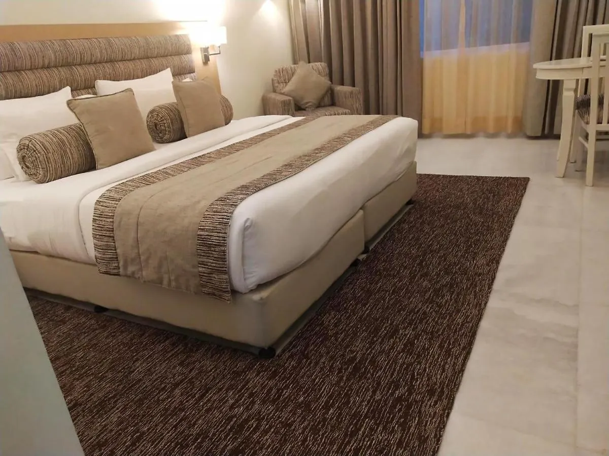 גורגאון Best Western Resort Country Club