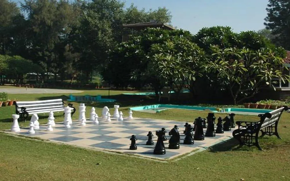 ****  גורגאון Best Western Resort Country Club הודו