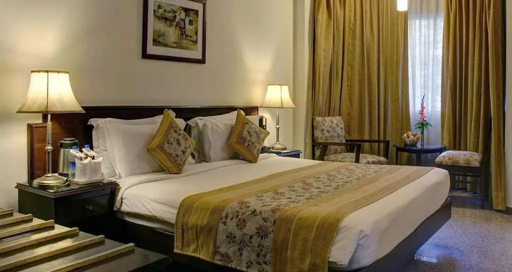 גורגאון Best Western Resort Country Club
