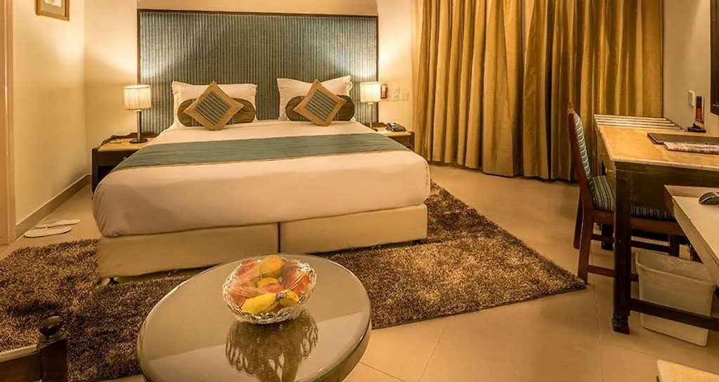 גורגאון Best Western Resort Country Club